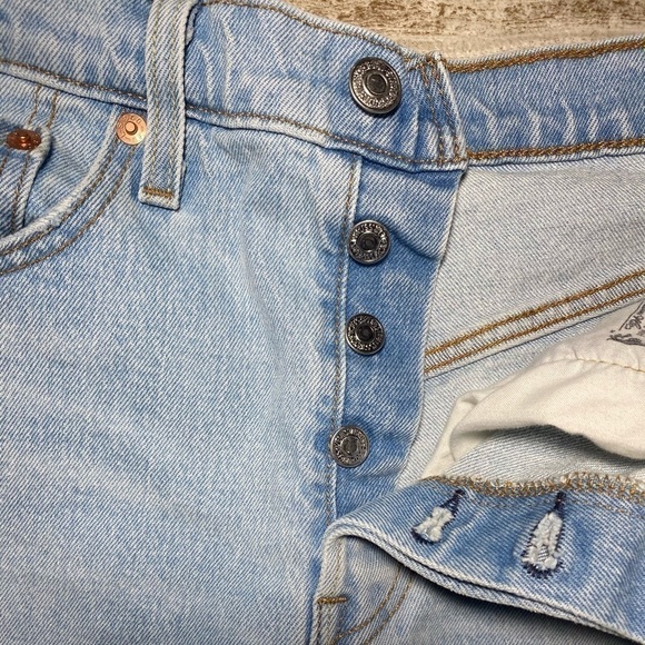 Levi’s 501 high rise button fly shorts. Size 28 - Picture 9 of 16